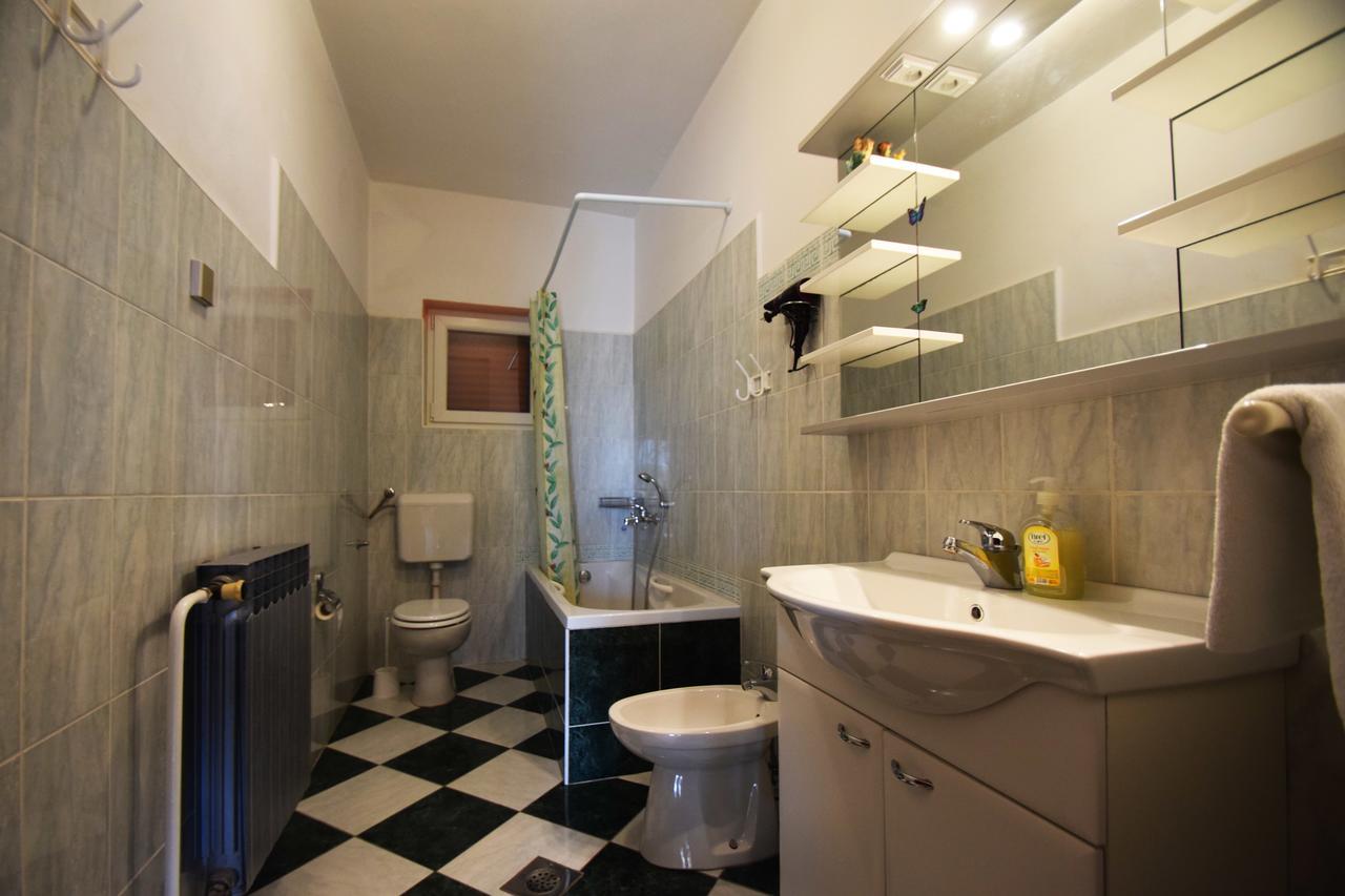 Apartments Mira Starigrad Paklenica Room photo