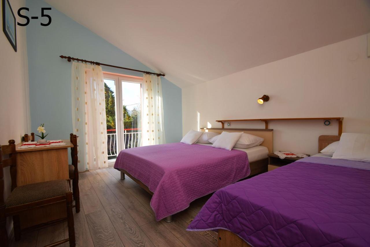 Apartments Mira Starigrad Paklenica Exterior photo