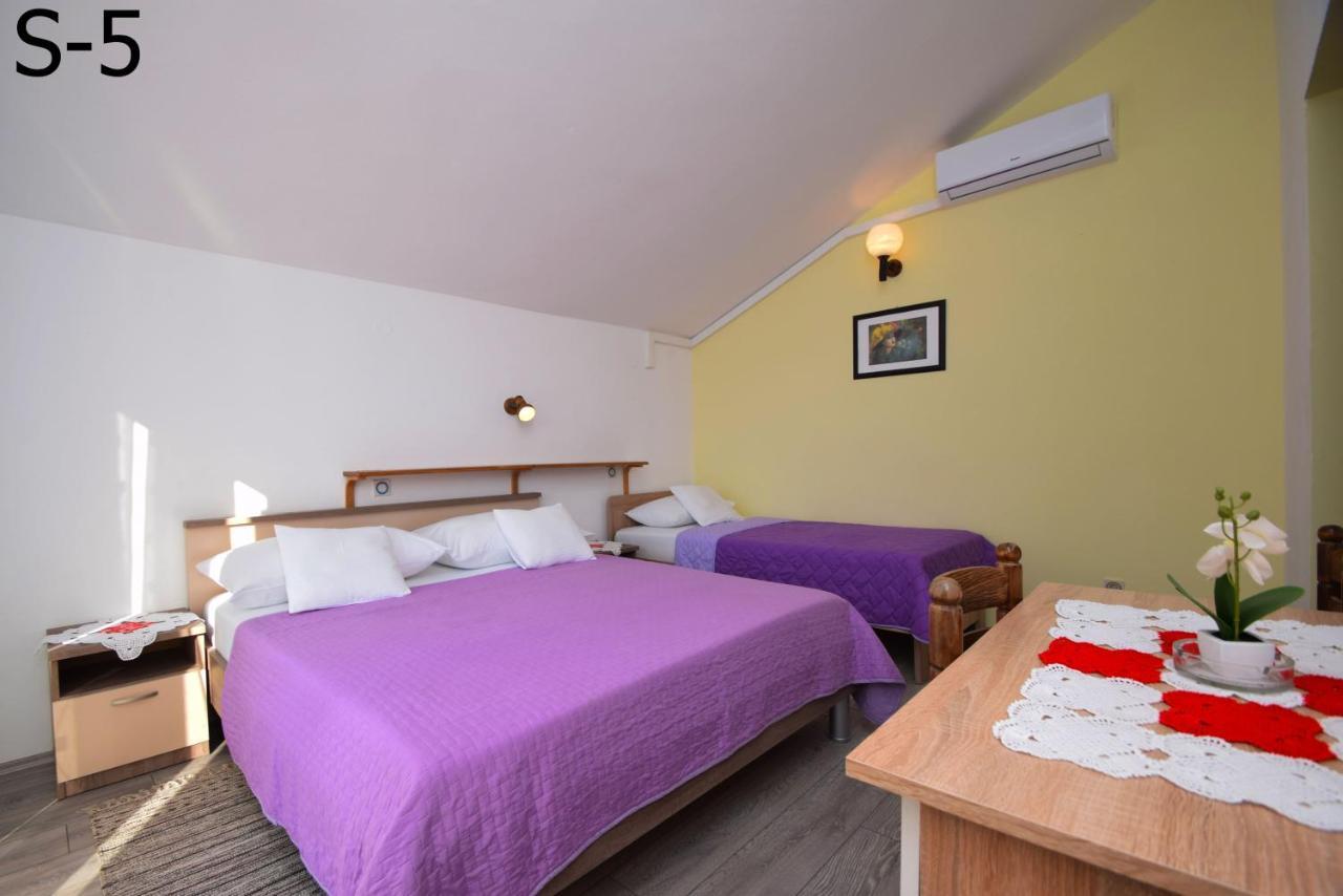 Apartments Mira Starigrad Paklenica Exterior photo