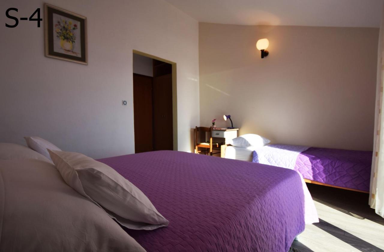 Apartments Mira Starigrad Paklenica Exterior photo