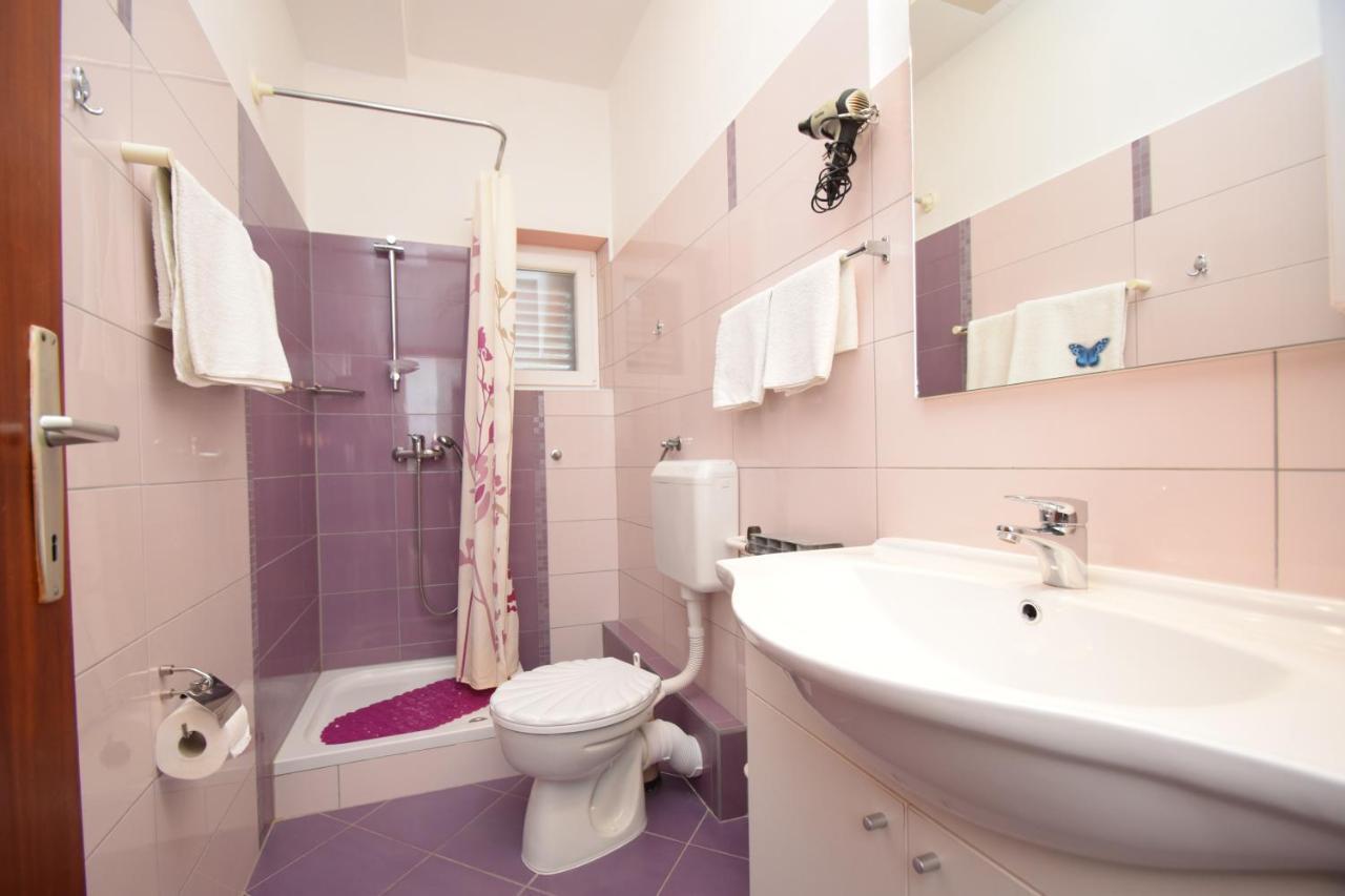Apartments Mira Starigrad Paklenica Room photo